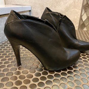 Nine West Riseo Black Leather Ankle Booties 7.5